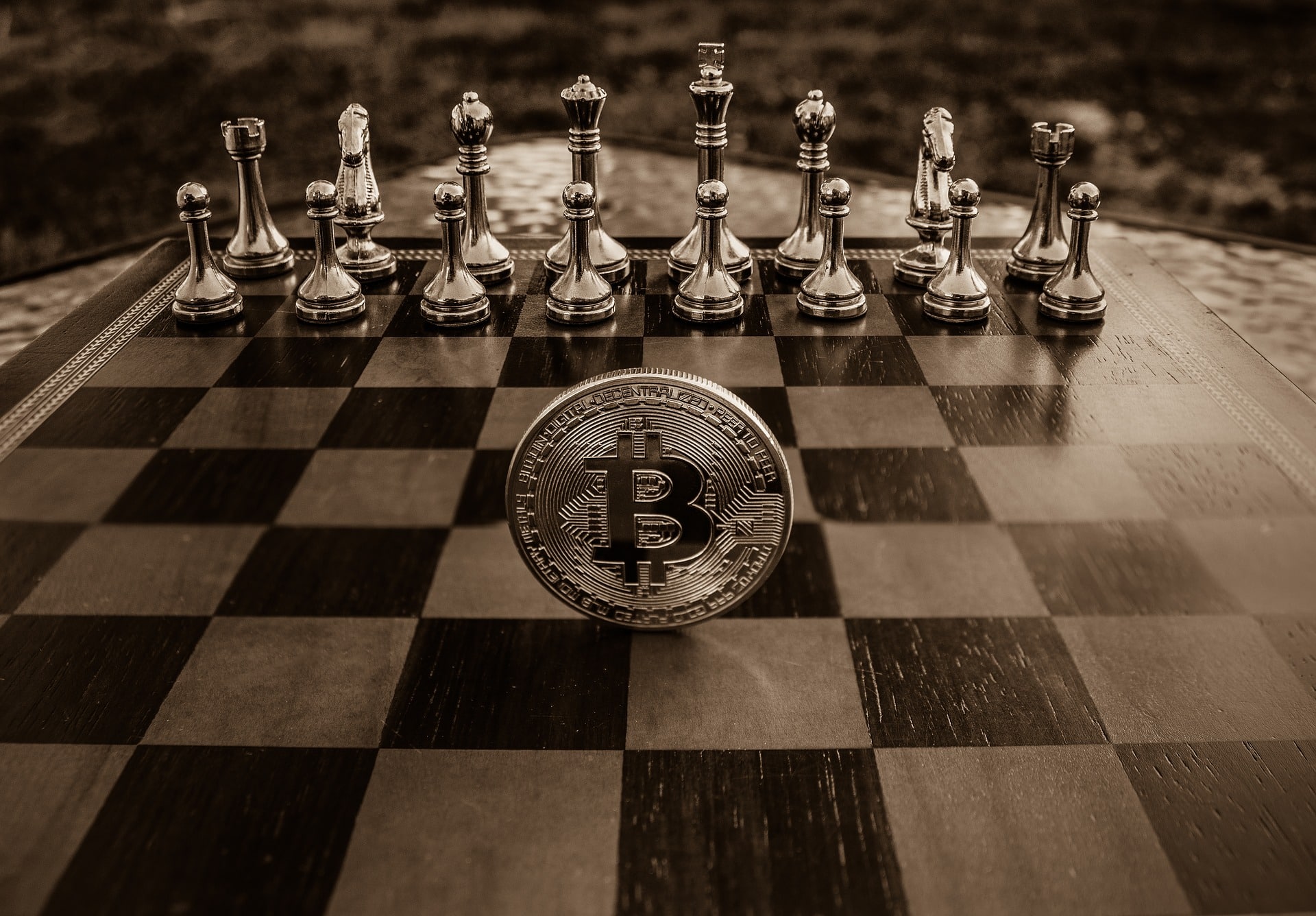 Report: People See Cryptocurrency a “Significant Source of Risk”